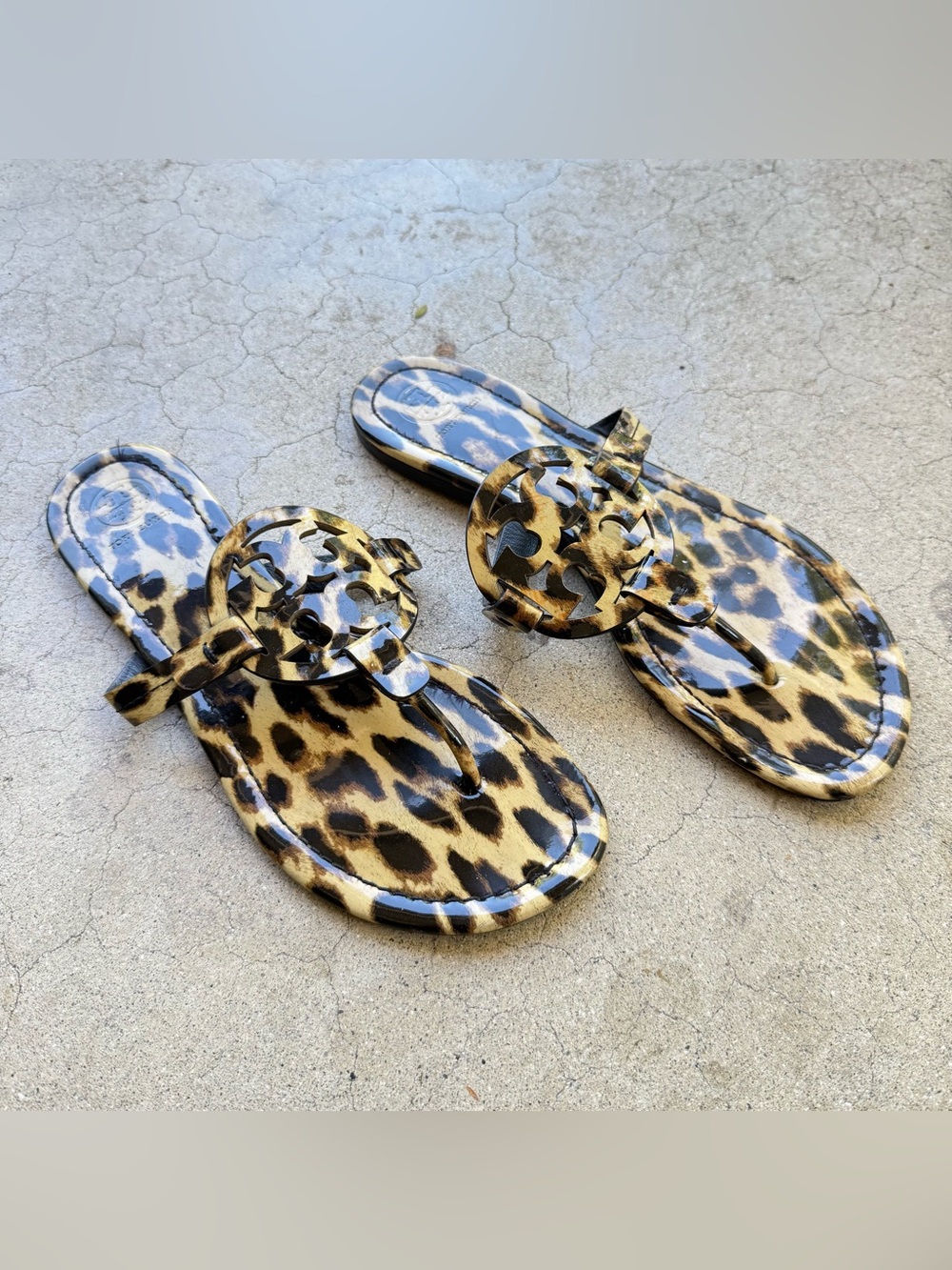 TORY BURCH MILLER Leopard Printed Patent Leather Thong Sandals  Sz 8